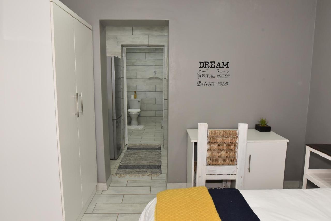 B&B 464 On 22Nd Ave Pretoria-Noord Esterno foto