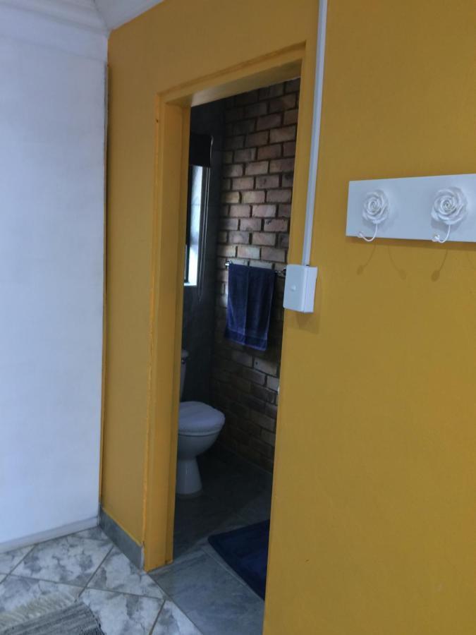 B&B 464 On 22Nd Ave Pretoria-Noord Esterno foto